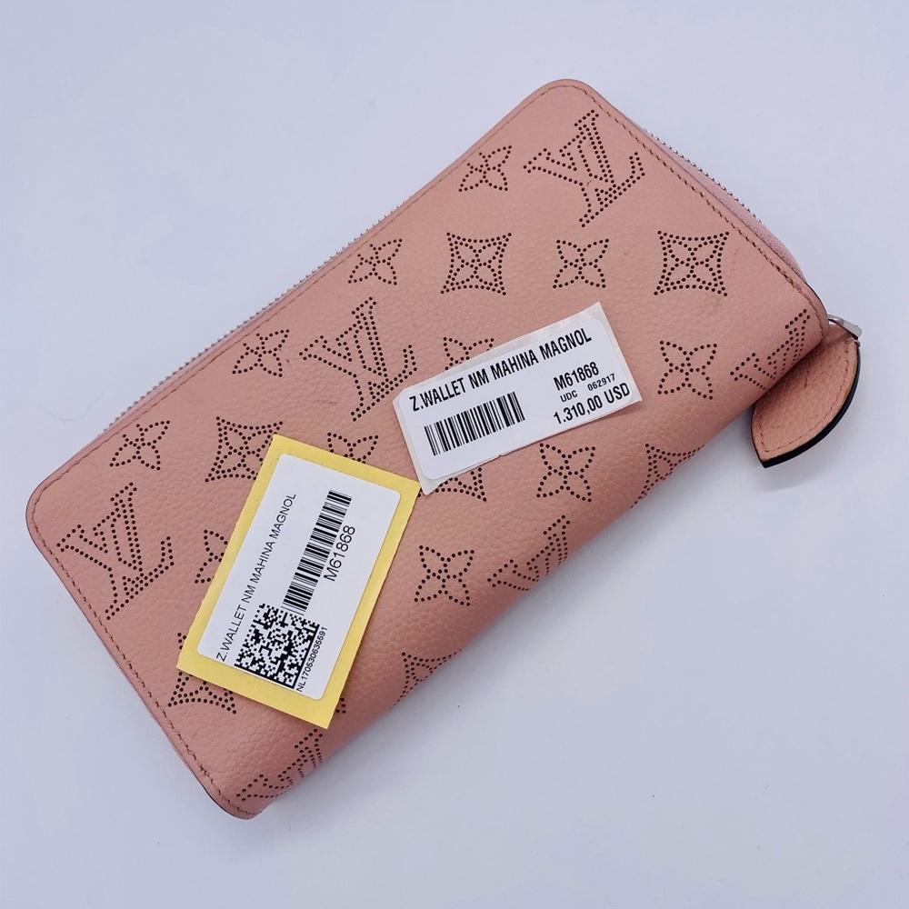 EUC Louis Vuitton Magnolia Pink Monogram Mahina Zippy Wallet - Picture 15 of 15